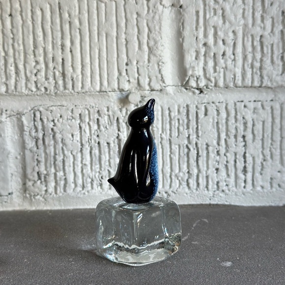 Ron Hinkle dying art glassworks penguin on ice. 3” H. Handmade West Virginia - Picture 3 of 9
